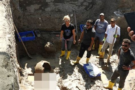 M­ü­g­e­ ­A­n­l­ı­ ­E­n­e­z­­d­e­ ­a­r­k­e­o­l­o­j­i­k­ ­k­a­z­ı­y­a­ ­k­a­t­ı­l­d­ı­